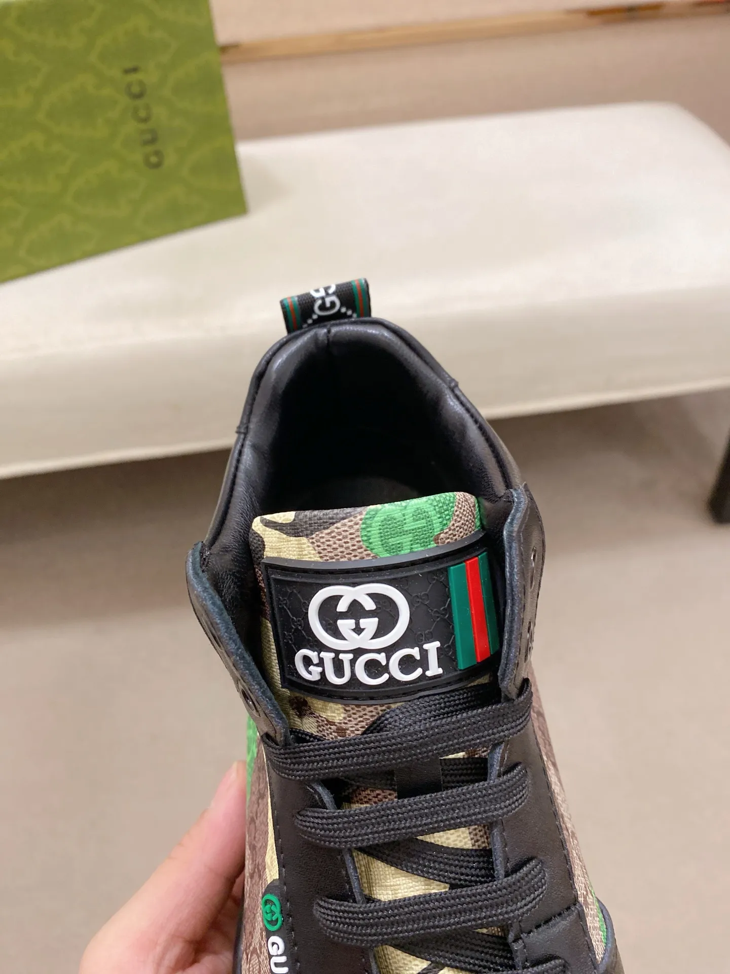 Factory price: 420💰 (GUCCI) The latest model from the official website🎁🎁Casual and fashionable men's shoes👟, hot style💥The version is simple and elegant, exclusive for trendy men. The unique latest brand elements from the official website👑Original Gucci decoration, fashionable and generous, the fabric is original cowhide ✅Mesh breathable lining, the official website specifies wear-resistant casual outsole, the classic model is taken in kind at the counter🎬38-44 (can be customized for 45 non-refundable)